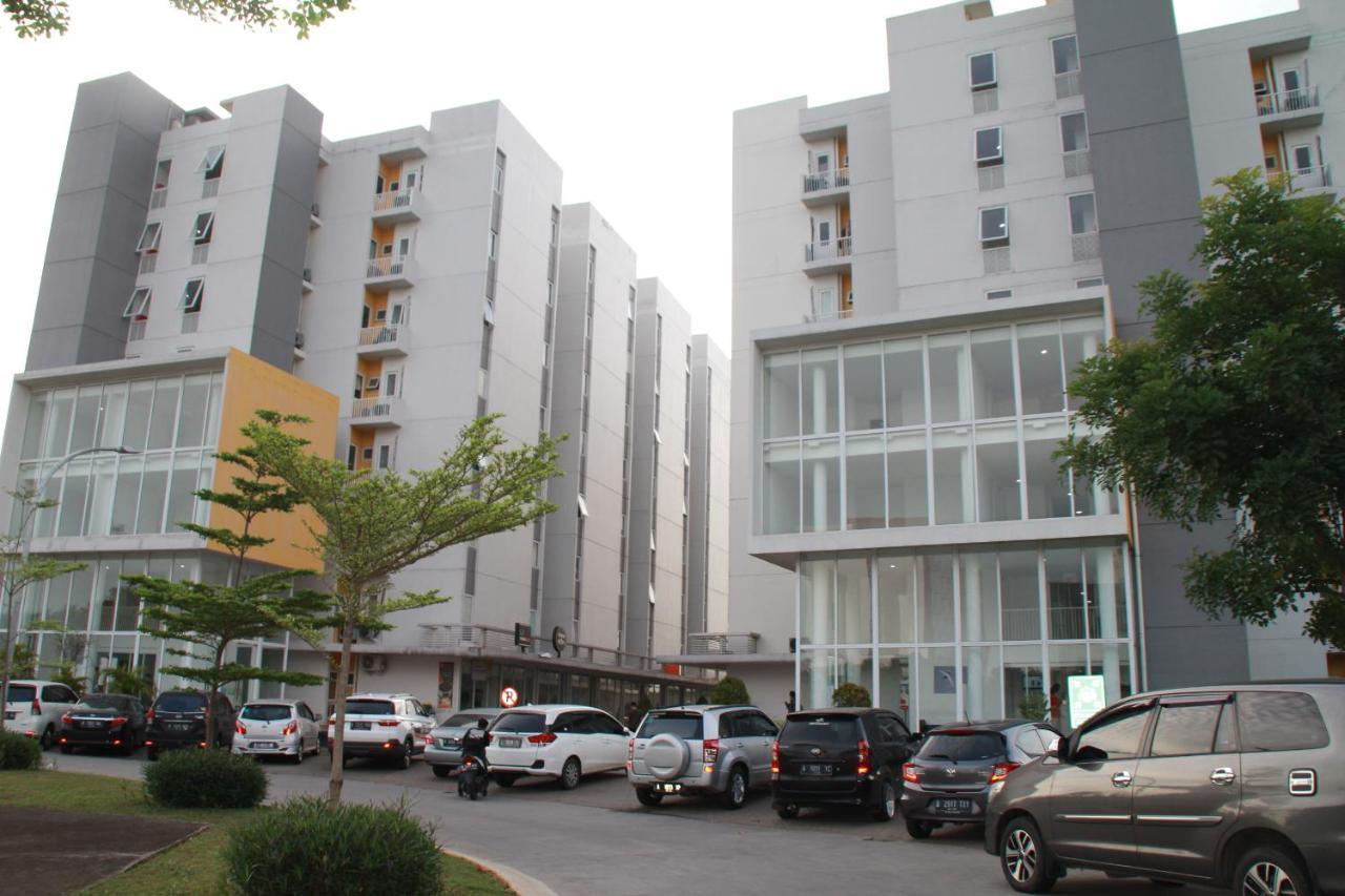 Nature Inn Aeropolis Ar3 Tangerang Kültér fotó
